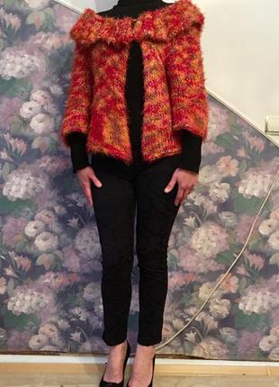Яркая кофта ручной вязки