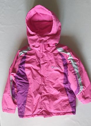 Зимняя курточка на девочку 4-5лет