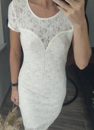 Ефектне плаття гіпюрову 5