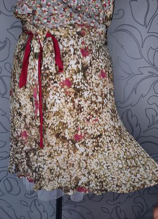 Новое  разноцветное платье миди от waggon paris с открытыми плечами, юбкой плиссе, под пояс. р.38.8 фото