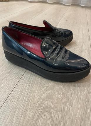 Італійські жіночі лакові туфлі