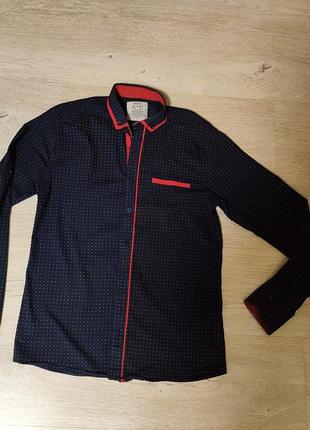 Стильная рубашка размера s.100%коттон