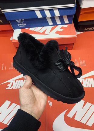 Женские зимние тапочки ugg книги на шнуровке осенние уги тапочки замш мокасины угг6 фото