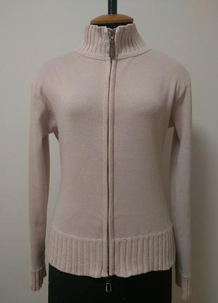 Кофта кардиган на молнии пудрового розового цвета.