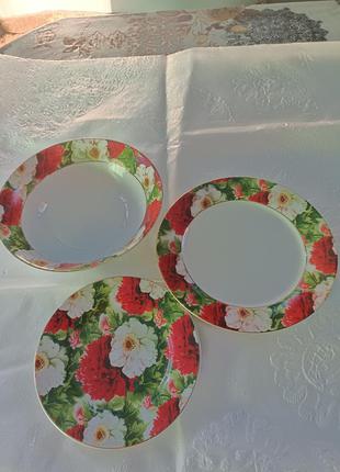 Набор тарелок