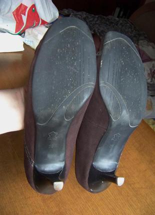 Шоколадные натуральные замшевые туфли с цветком 39р стелька 26 см7 фото