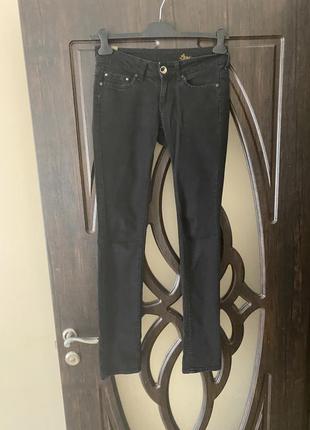 Джинсы