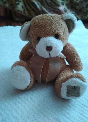Мягкий медвежонок