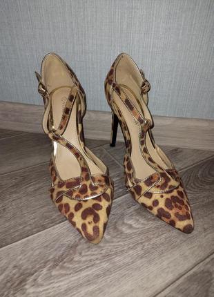 Стильные трендовые туфли лодочки в леопардовый принт в стиле 2000