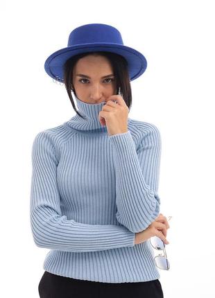 Женский вязаный гольф в рубчик с рукавами-регланами светло-голубой