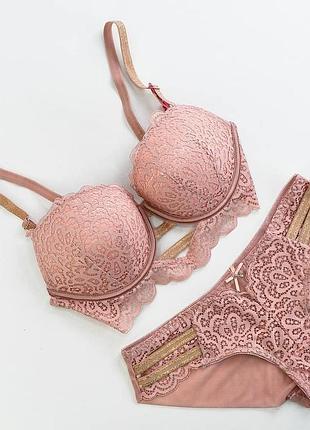 Оригінальна новинка комплектів