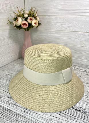 Женская солнцезащитная соломенная шляпа слауч светло-бежевая с бежевою лентой1 фото