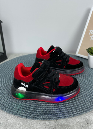 Стильное кроссовки