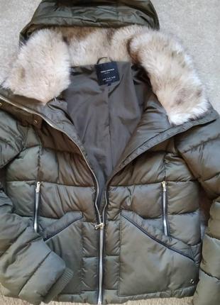 Бомбер zara хаки зелёный с мехом капюшоном куртка м