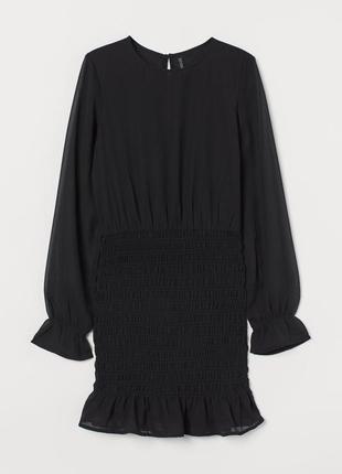 Платье с вафельной сборкой h&m черное