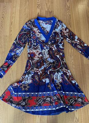 Стрейчевое плаття яскравий принт