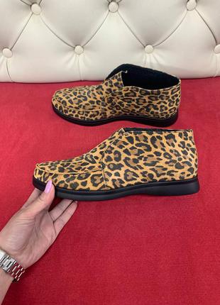 Крутые замшевые ботинки лоферы леопард2 фото