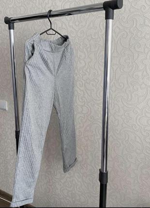 Брюки в полоску