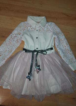 Сукня з спідницею фатиновой