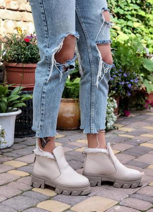 Білі жіночі черевики з італійської шкіри ,в наявності зима і демі,розмірність 32-41 р. р.