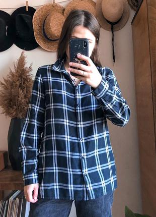 Сорочка в клітинку , рубашка в клетку.