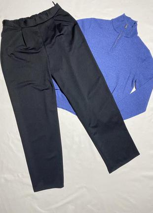 Чорні широкі штани на талію на гумці