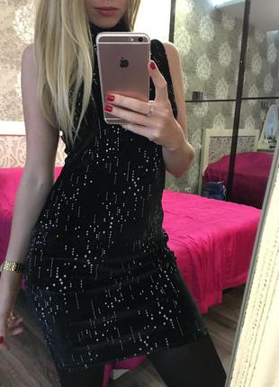 Оксамитове плаття з мерехтінням