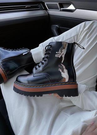 Шикарні черевики dr martens на високій підошві