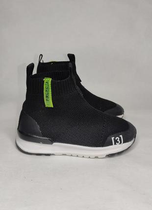 Модні високі кросівки river island