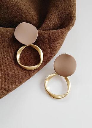 Коричневые серьги