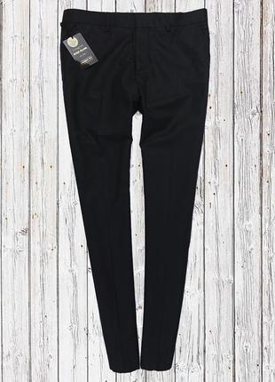 Тёмно-синие зауженные брюки, лён в составе