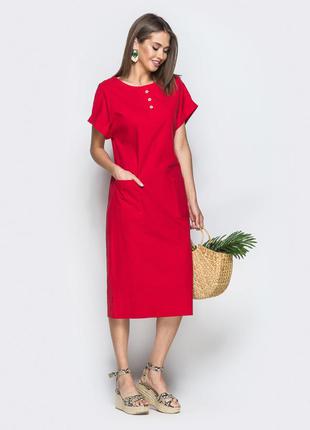 Красное платье из льна с накладными карманами