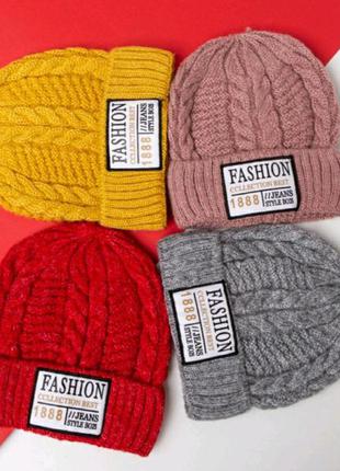 Шапка в'язана демі демисезон