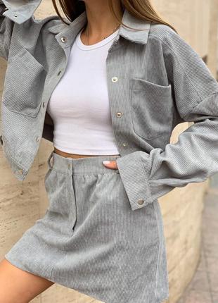 Женский костюм вельветовый с юбкой и жакетом