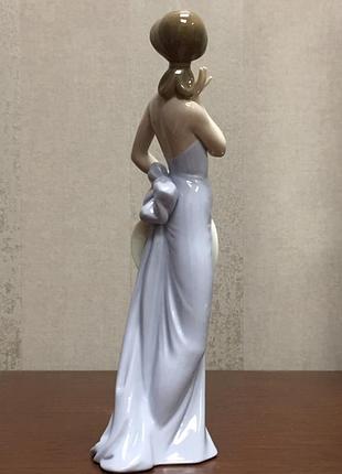 Фарфоровая статуэтка lladro «кокетка». 3