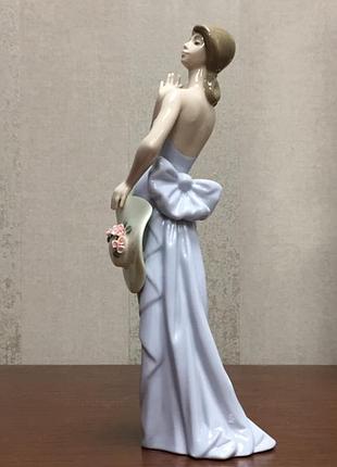 Фарфоровая статуэтка lladro «кокетка». 2