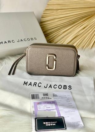 Marc jacobs snapshot silver жіноча стильна срібляста брендова сумка з ремінцем тренд жіноча срібна модна маленька сумка9 фото