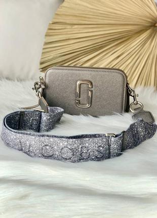 Marc jacobs snapshot silver
женская стильная серебристая брендовая сумочка с ремешком тренд жіноча срібна модна маленька сумка