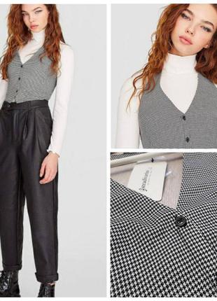 Классная жилетка в гусинную лапку stradivarius