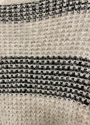 Очень красивый и стильный брендовый вязаный свитер-оверсайз в полоску.7 фото