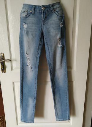 Джинсы