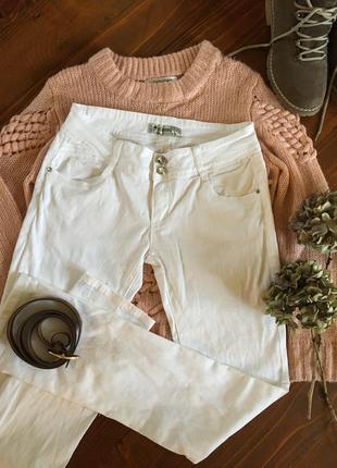 Базові білосніжні джинси скіні/слім🍑3 фото