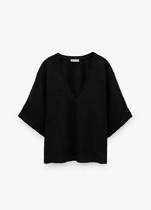 Черный пуловер