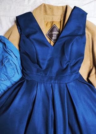 Chi chi london платье синее темное миди с вырезом на спине миди классическое пышное6 фото