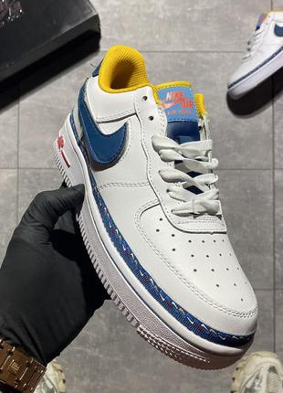 Женские осенние кожаные кроссовки nike air force 1 swoosh 🆕белые с синим найк аир форс1 фото