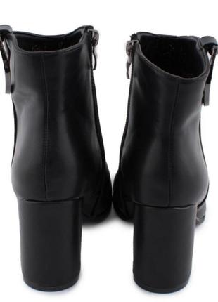 Стильные черные осенние деми ботинки ботильоны на широком устойчивом каблуке