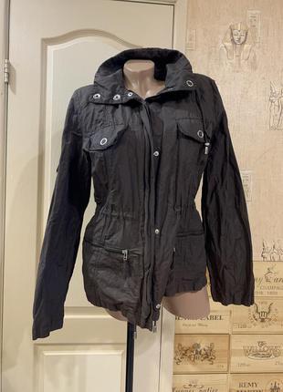 Куртка вітровка