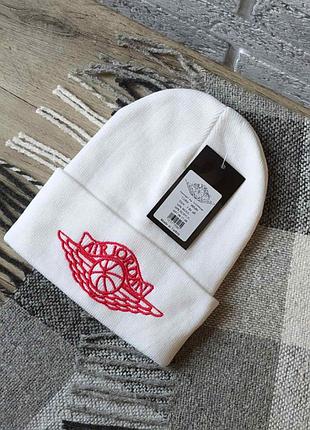 Шапка в стиле jordan air унисекс белая