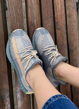 Кросівки adidas  yeezy boost v24 фото