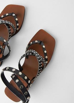 Шкіряні босоніжки zara сандалі квадратний носок zara з заклепками каблук в'єтнамки гладіатори шкіра